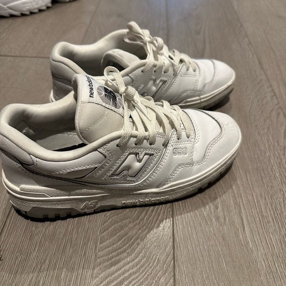 New Baalnce 550 in White - Picture 2 of 2